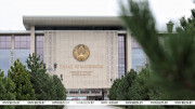 Lukashenko signs decree on employer responsibilities when hiring foreign workers
