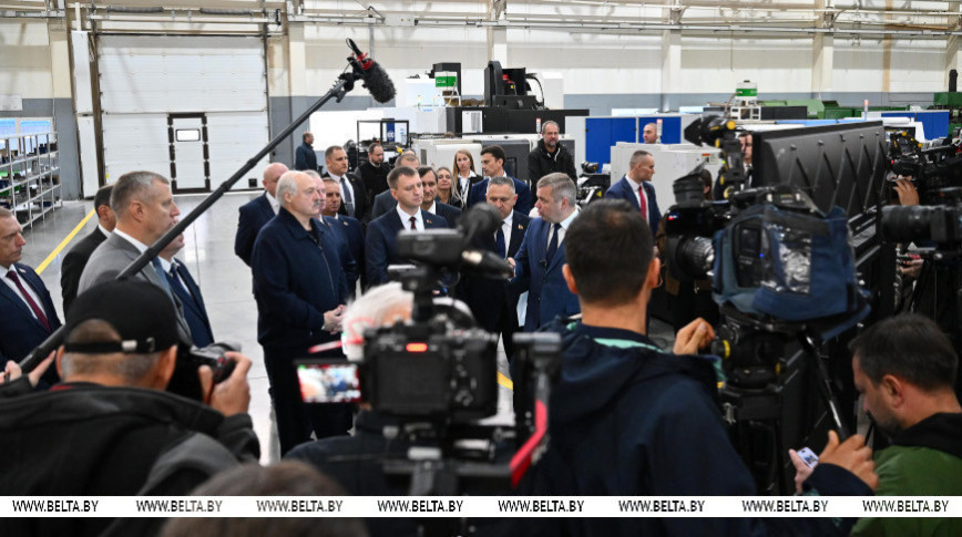 Lukashenko highlights high demand for forestry machinery in Belarus