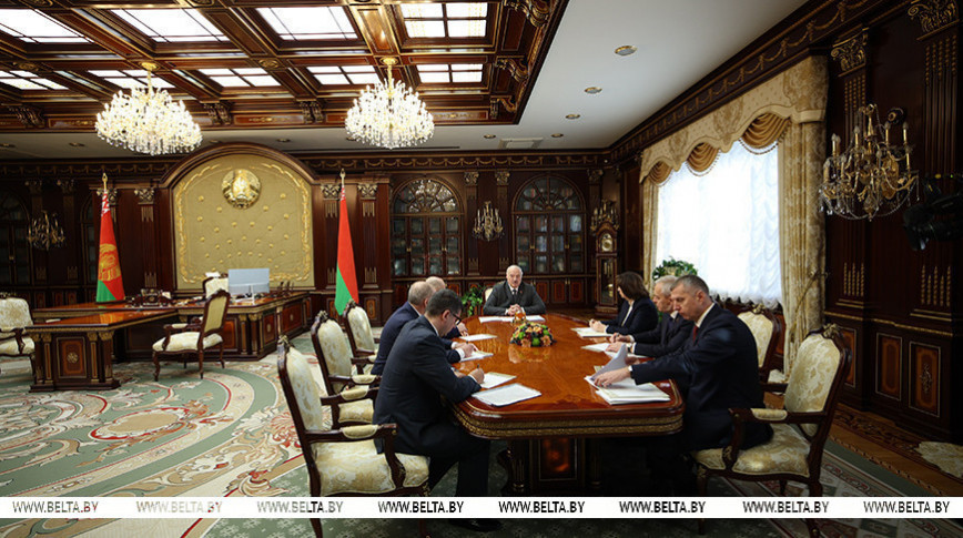 Lukashenko outlines key tasks for new governor of Vitebsk Oblast