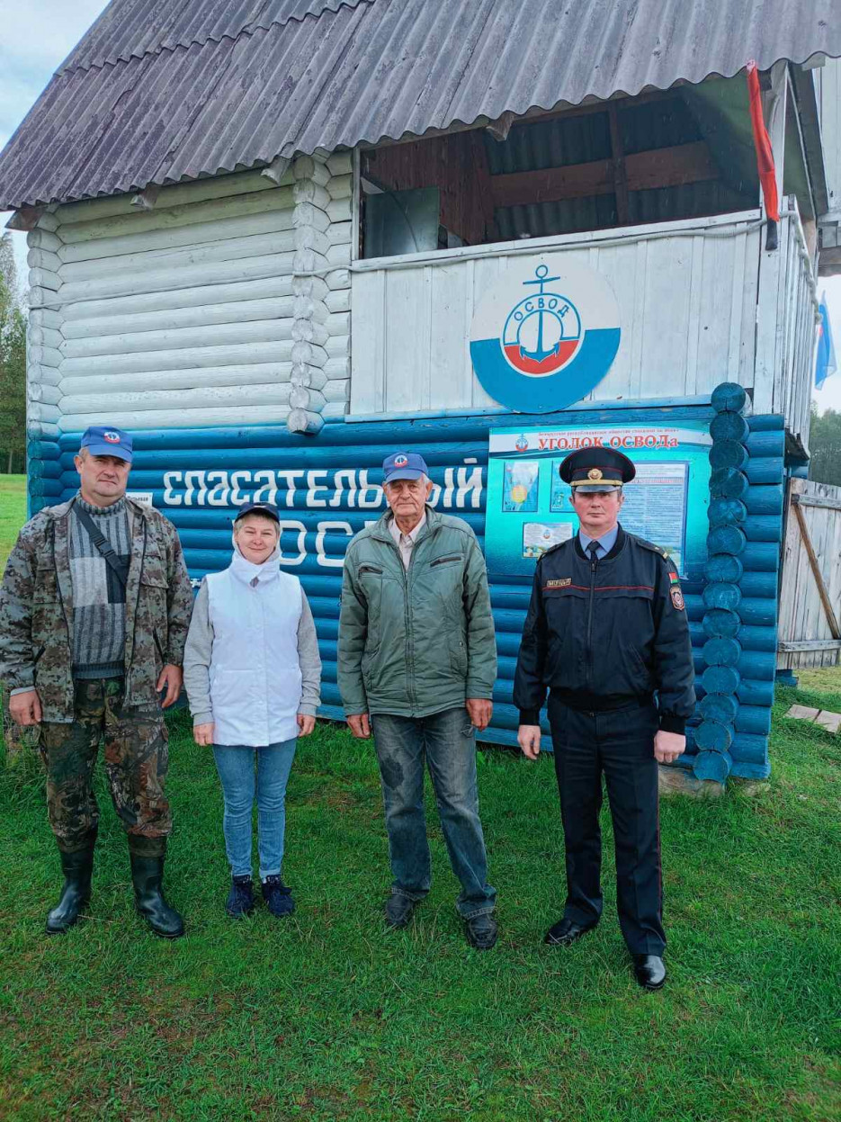 1 октября, по завершении летней оздоровительной кампании, приостановил до весны свою работу сезонный
спасательный пост на озере Вечелье