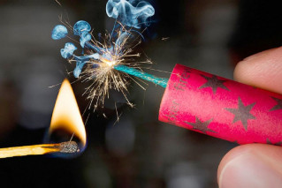 Праздник к нам приходит: МЧС напоминает о запрете на пиротехнику в Беларуси