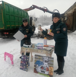 Спасатели Ушачского РОЧС провели интерактивные беседы с населением