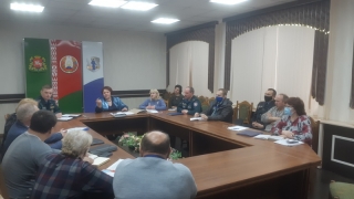 В Ушачском районном исполнительном комитете состоялось заседание районной рабочей комиссии по вопросам предупреждения гибели людей 
от внешних причин, в том числе чрезвычайных ситуаций.